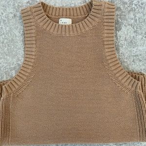 A New Day Tan Crew Sweater Tank Top (XS)